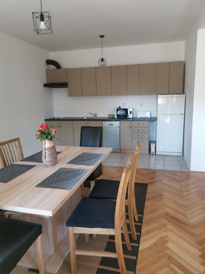 Seasons Apartmani Osijek Exterior photo